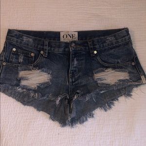 One teaspoon shorts. Size 25
